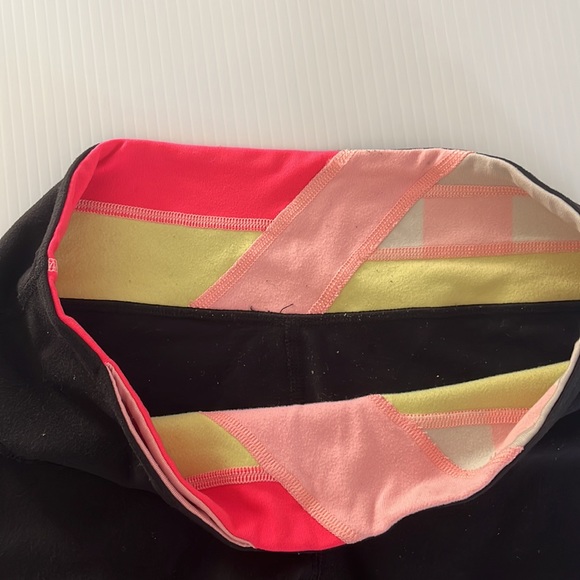 Lululemon Inspire Crop Black Reversible Capri Leggings - Picture 4 of 5